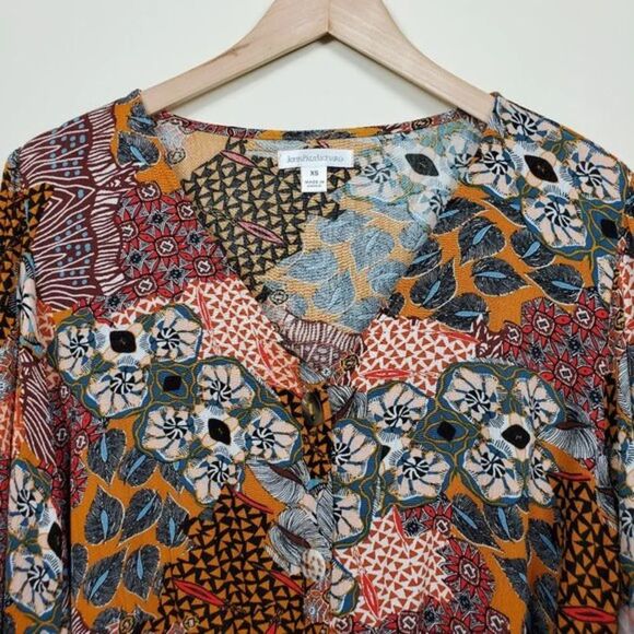 John Paul Richard Tie Front Blouse Womans Size XS Printed Rayon V Neck NEW - Picture 2 of 12